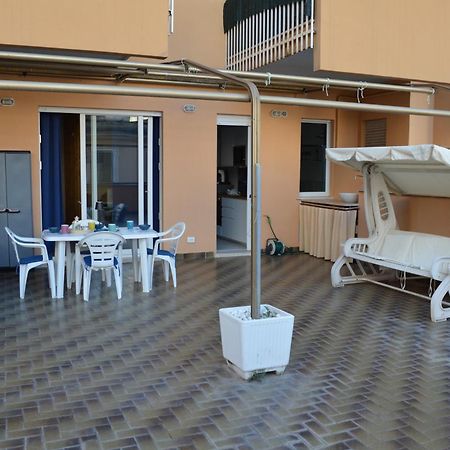 Open Space Centralissimo Nettuno Fronte Porto Екстериор снимка